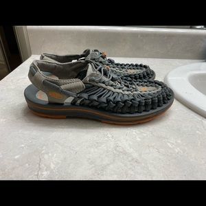 Keen Sandals size 9